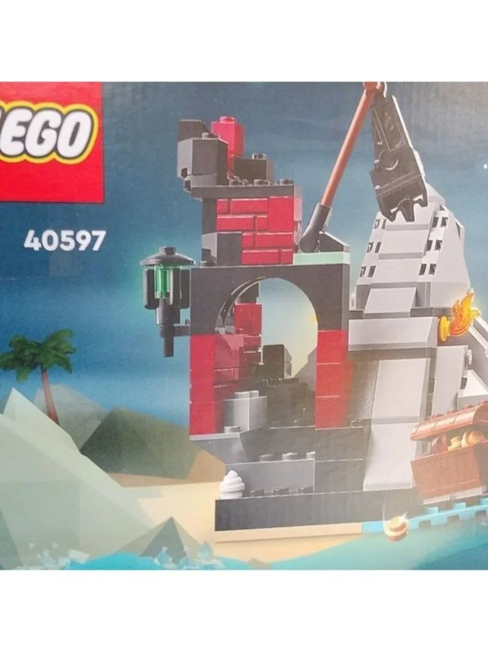 Lego 40597 Scary Pirate Island Building Set 214 pcs